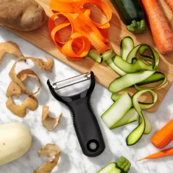 Oxo Coutellerie*Rasoir épluche-légumes