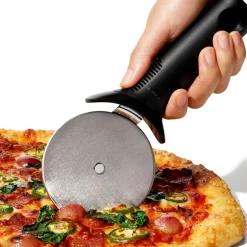 Oxo Coutellerie*Roulette à tarte & pizza