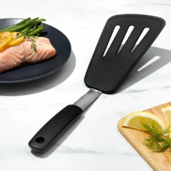 Oxo Préparation*Spatule flexible ajourée en silicone 35cm